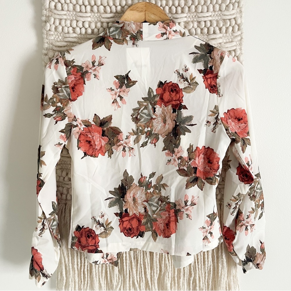 Love Tree Floral Cropped Blazer NWT - Picture 9 of 9